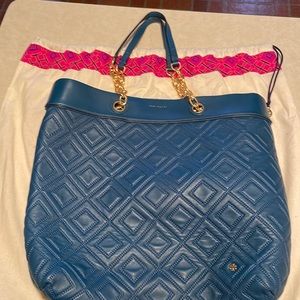 Beautiful Tory Burch tote bag